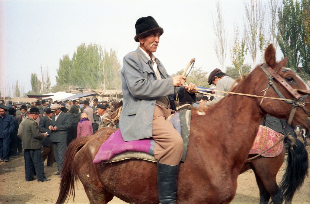 52 Kashgar Sunday Market 1993 Horse Trading